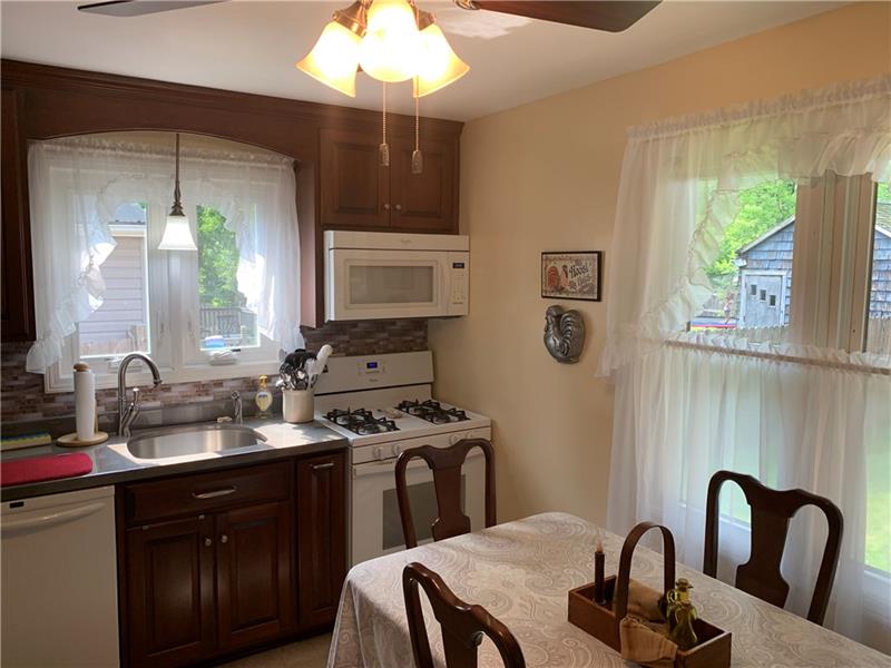830 Mayfield Road Sharpsville, PA 16150 - Photo 5 of 22 Gallery Image 5