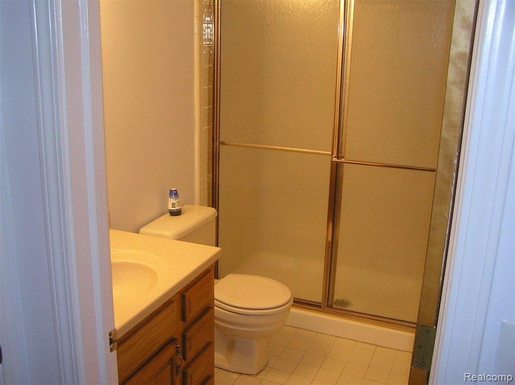 20853 Orchard Lake Road Farmington, MI 48336 - Photo 5 of 15 P1310048.JPG