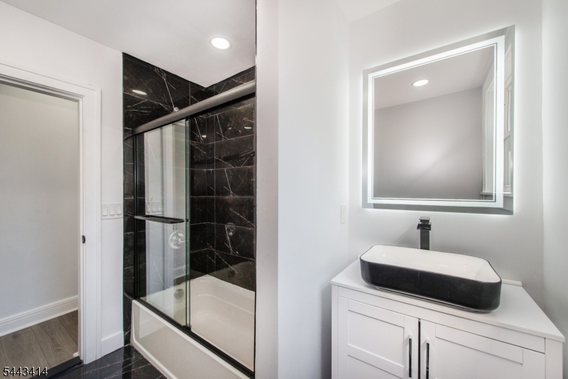 57 Goldsmith Avenue Newark, NJ 07112 - Photo 6 of 29