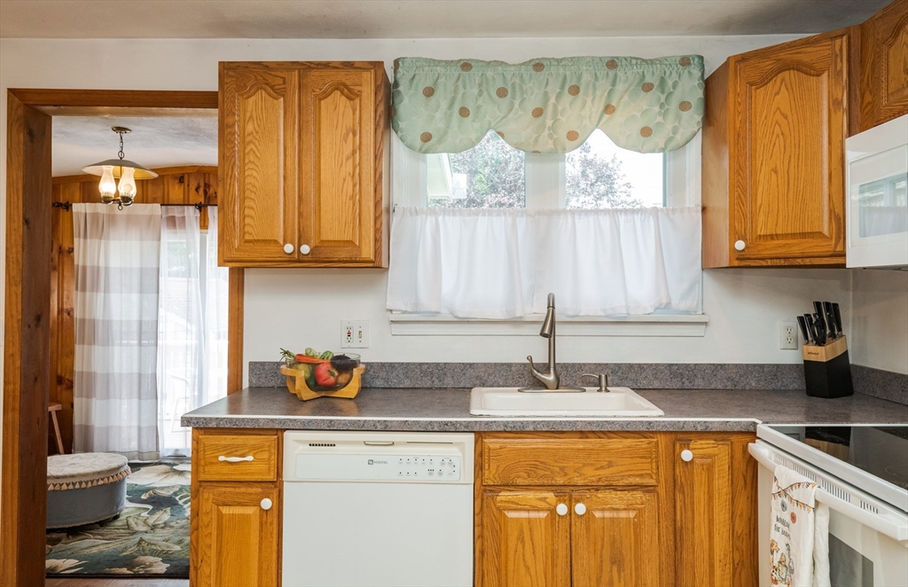 29 Ellis Road Swampscott, MA 01907 - Photo 23 of 38