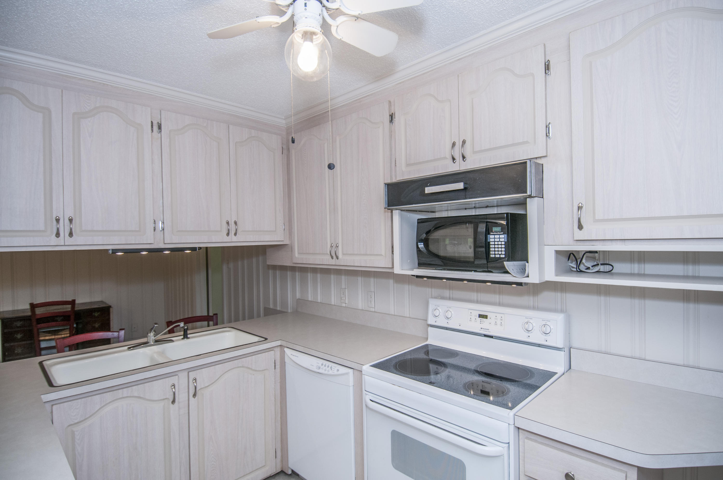 9295 Old State Road Holly Hill, SC 29059 - Photo 11 of 39 _DSC7814