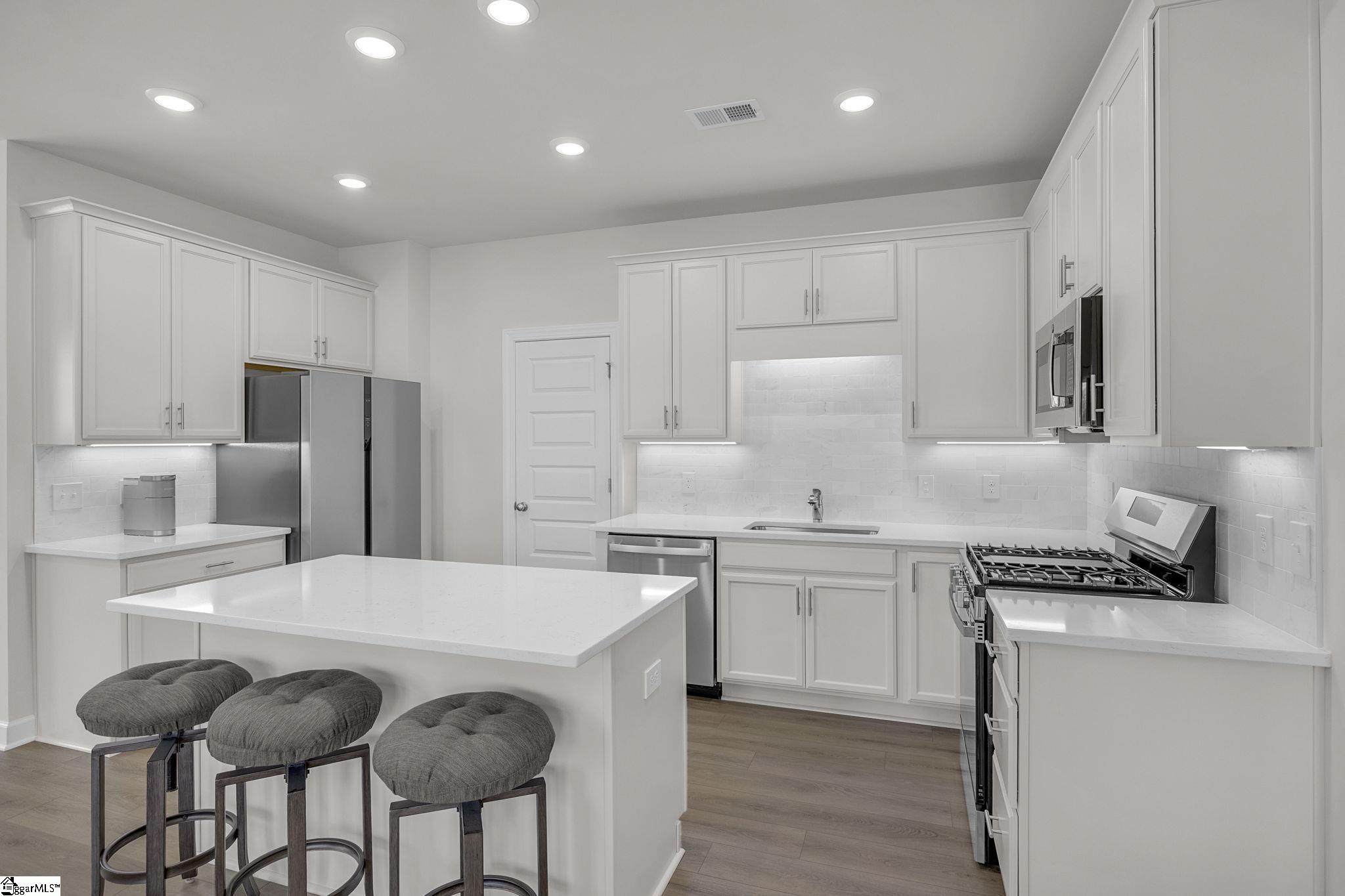 227 Crimson Tree Court Greenville, SC 29607 - Photo 9 of 40