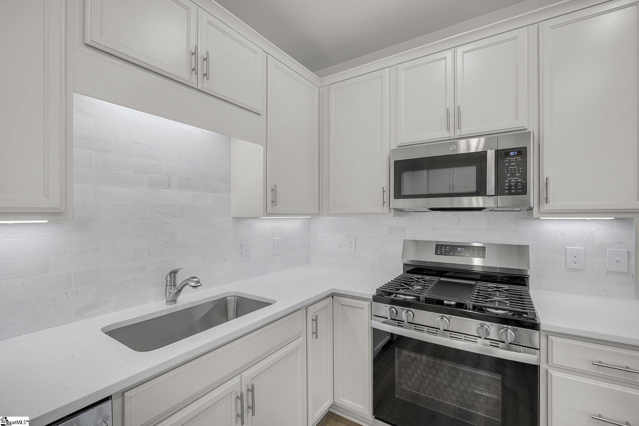 227 Crimson Tree Court Greenville, SC 29607 - Photo 10 of 40