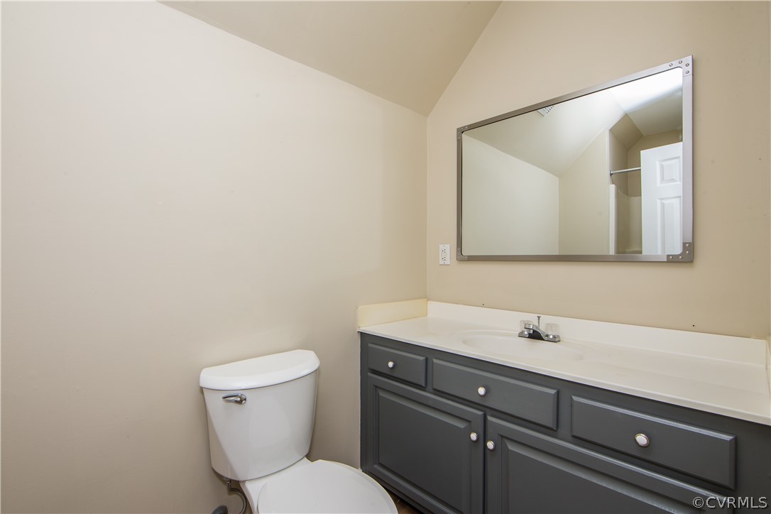 372 Davenport Road Cumberland, VA 23040 - Photo 22 of 36 Hall bath upstairs.