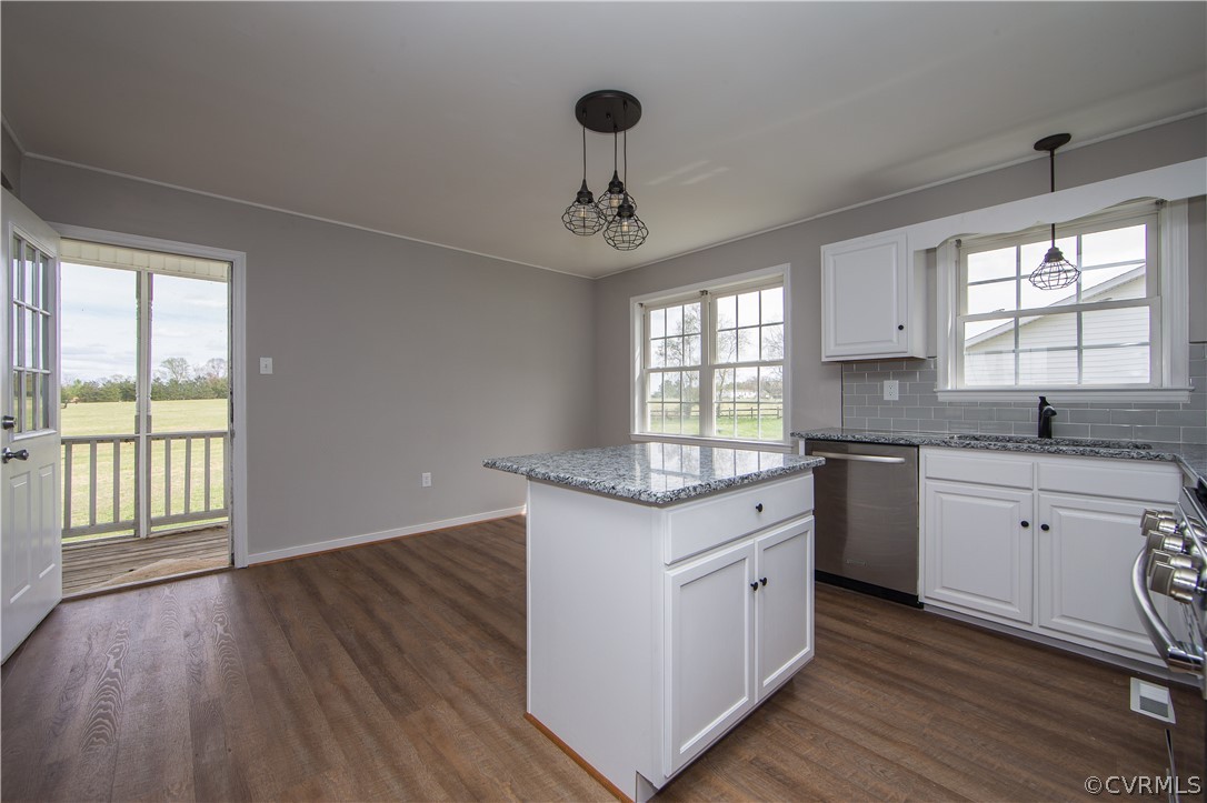 372 Davenport Road Cumberland, VA 23040 - Photo 9 of 36 Kitchen with new granite, backsplash, fixtures and