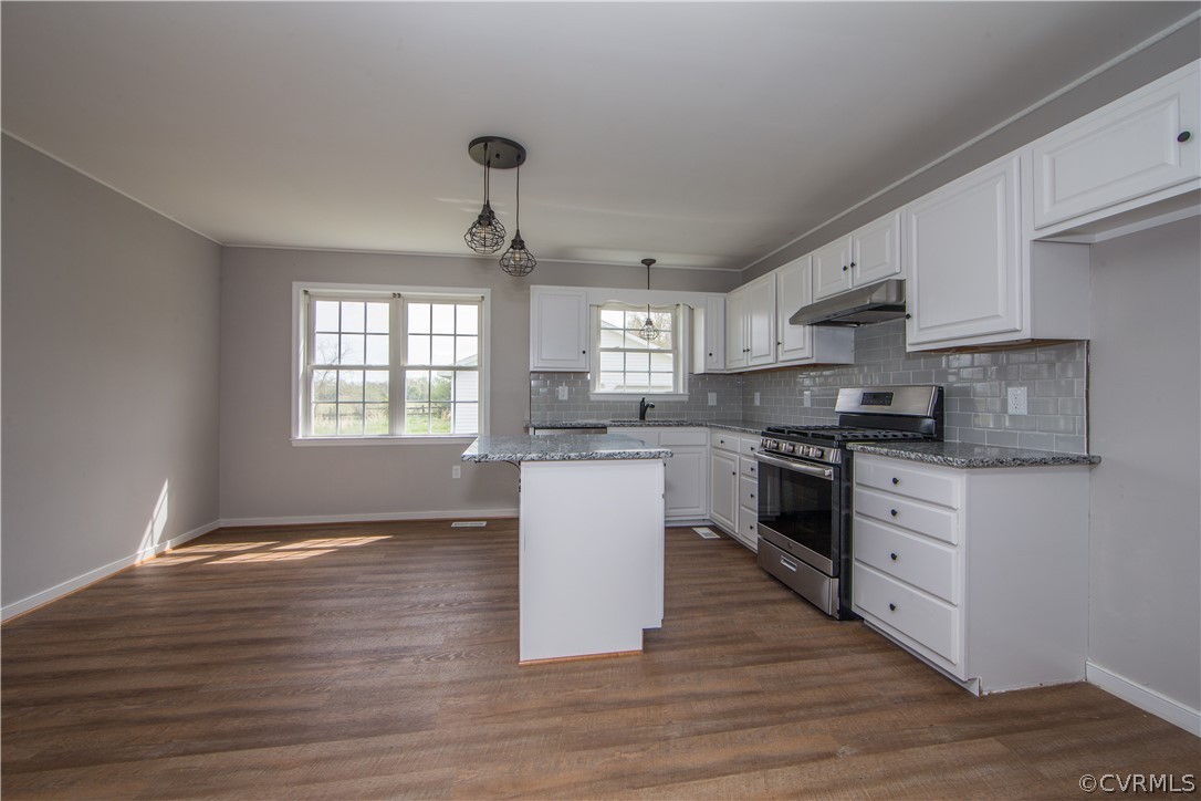 372 Davenport Road Cumberland, VA 23040 - Photo 10 of 36 Kitchen with new granite, backsplash, fixtures and