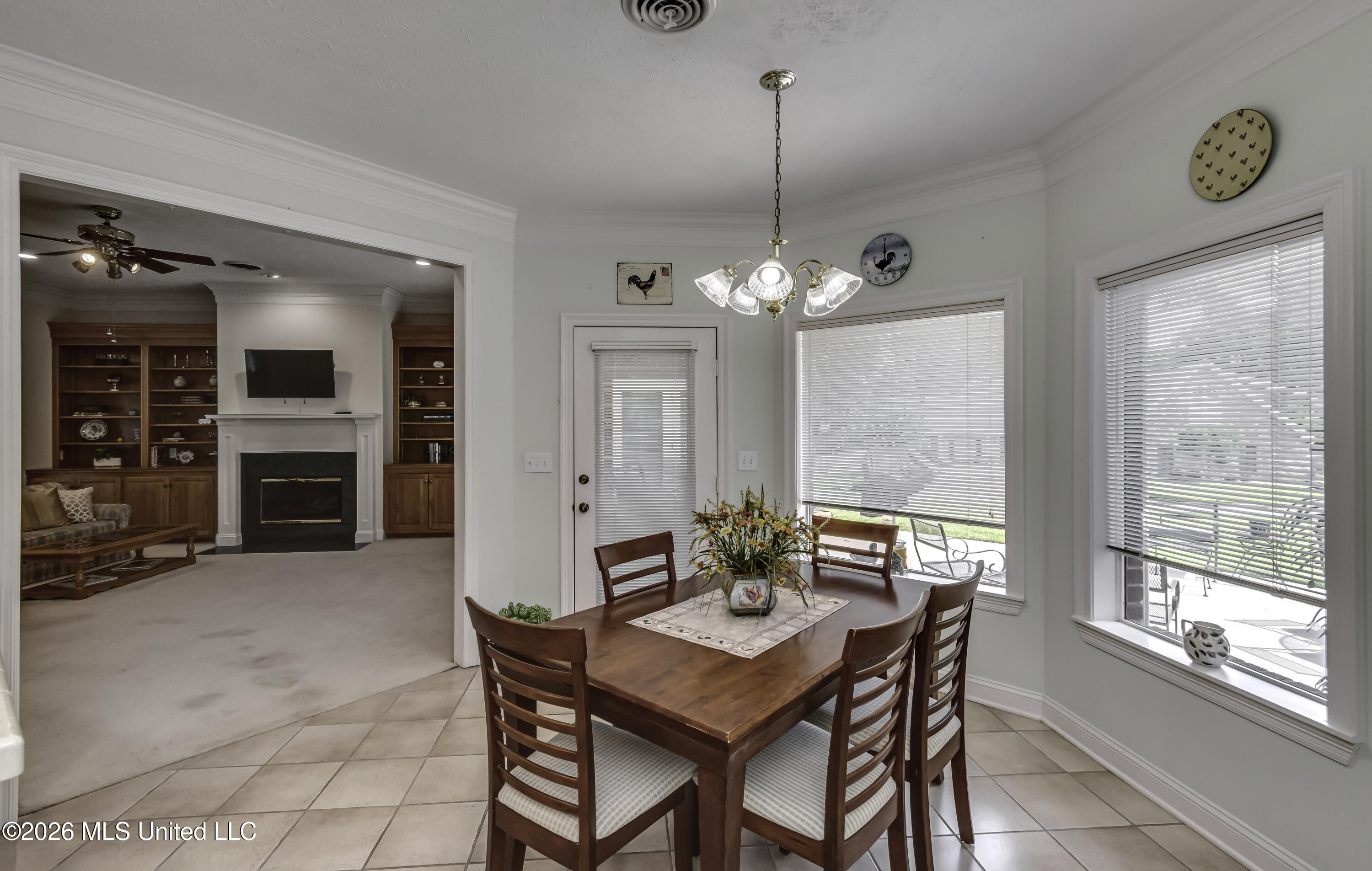 656 April Sound Pearl, MS 39208 - Photo 17 of 61 Eat-in kitchen