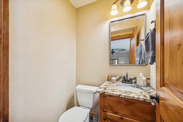 $999,999 | 640 Piney Creek Road, Bellville, TX 77418