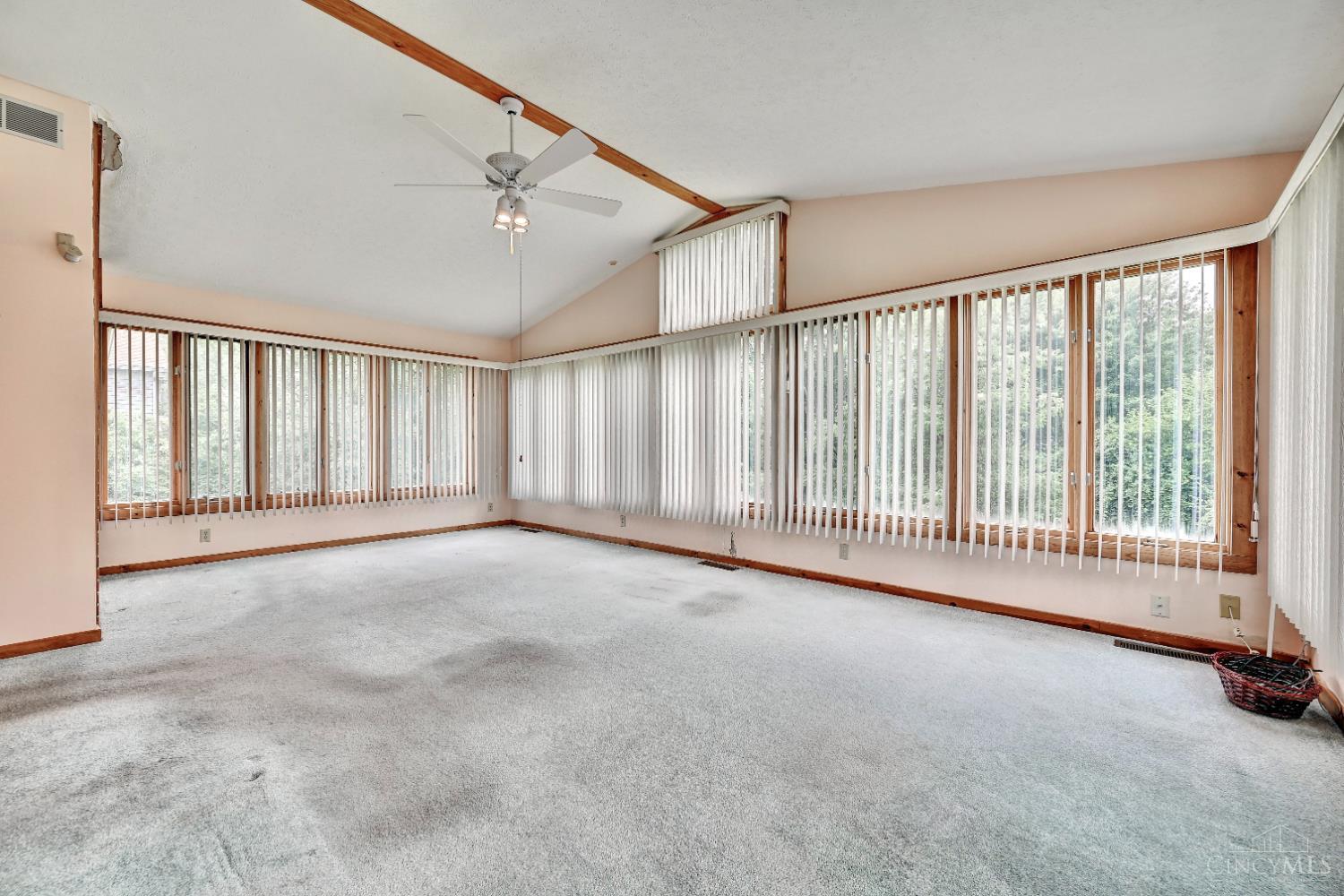 8043 Dimmick Road West Chester, OH 45241 - Photo 4 of 35 Great Room