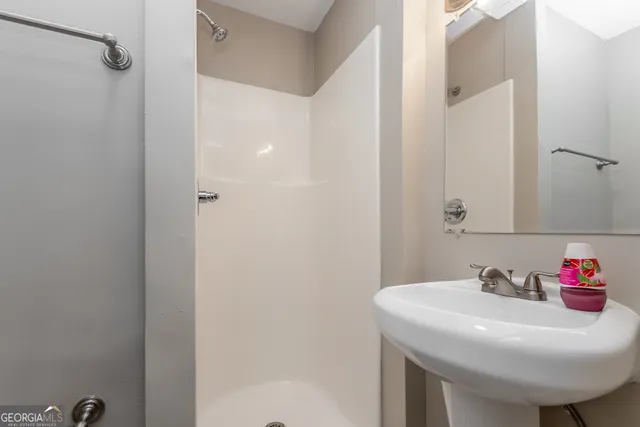 $1,595 | 742 King Road, Jonesboro, GA 30236