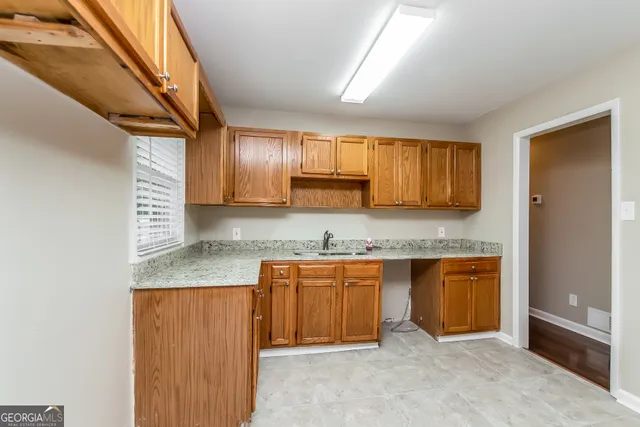 $1,595 | 742 King Road, Jonesboro, GA 30236