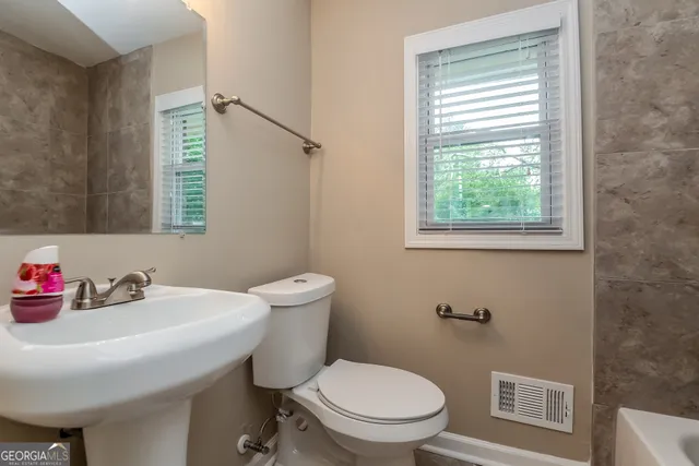 $1,595 | 742 King Road, Jonesboro, GA 30236