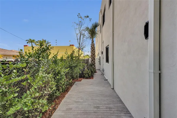 $7,500 | 2421 Southwest 16th Terrace, Miami, FL 33145