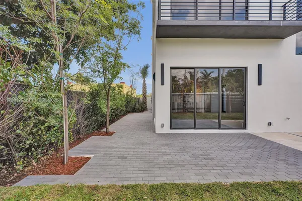 $7,500 | 2421 Southwest 16th Terrace, Miami, FL 33145