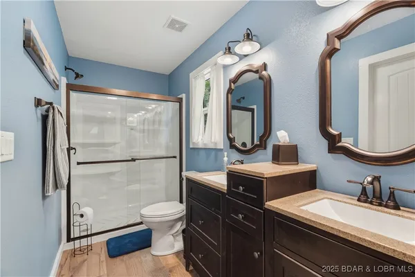 $395,000 | 36 Country Lane, Eldon, MO 65026