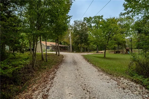 $395,000 | 36 Country Lane, Eldon, MO 65026