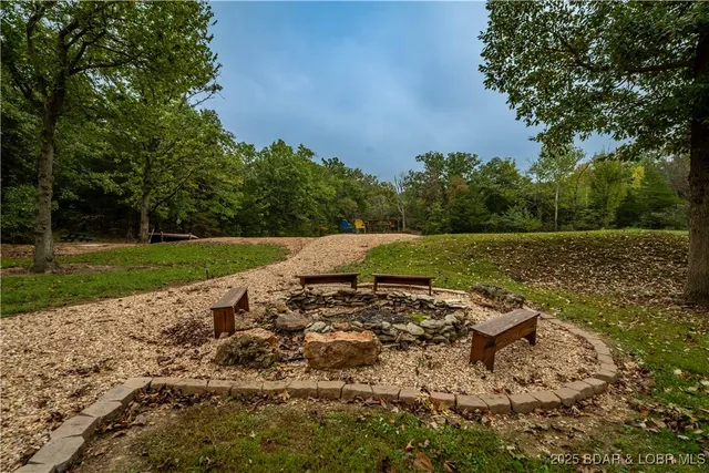 $429,000 | 36 Country Lane, Eldon, MO 65026