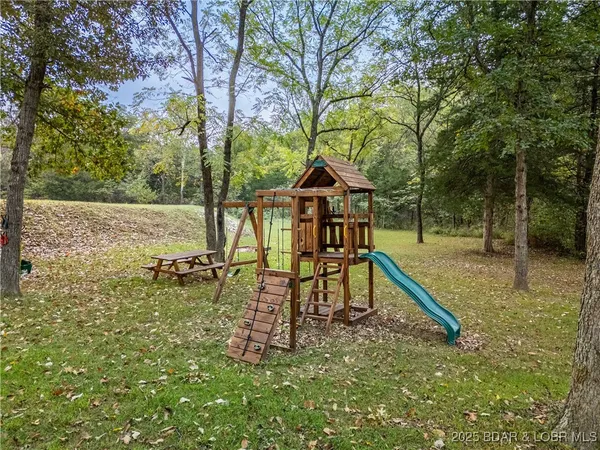 $395,000 | 36 Country Lane, Eldon, MO 65026