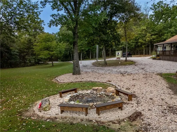 $395,000 | 36 Country Lane, Eldon, MO 65026