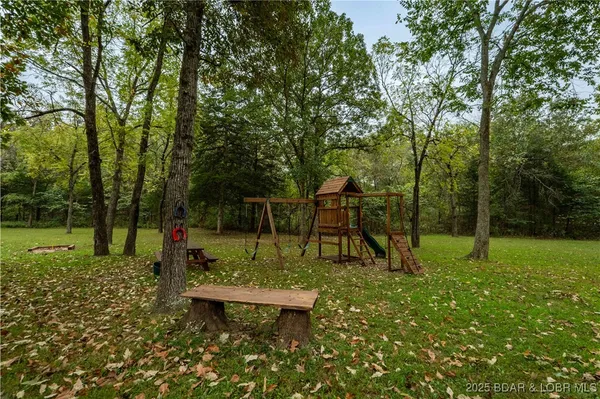 $395,000 | 36 Country Lane, Eldon, MO 65026