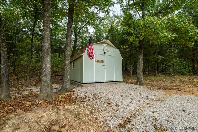 $429,000 | 36 Country Lane, Eldon, MO 65026