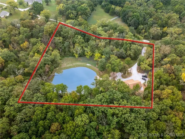 $395,000 | 36 Country Lane, Eldon, MO 65026