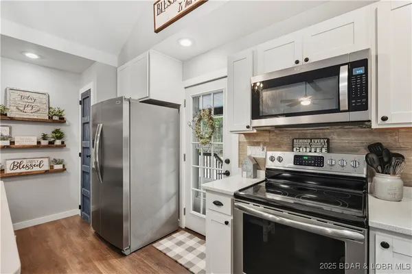 $395,000 | 36 Country Lane, Eldon, MO 65026