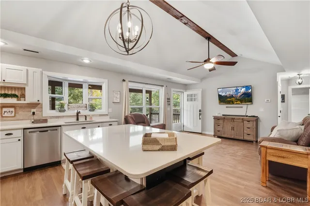 $429,000 | 36 Country Lane, Eldon, MO 65026