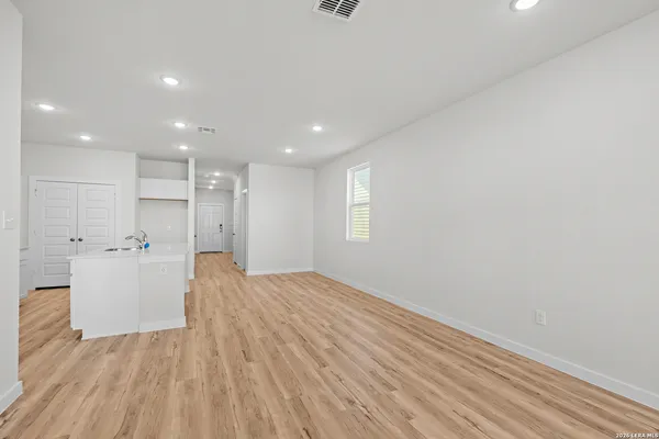 $303,125 | 5611 Franklin Hills, Von Ormy, TX 78073