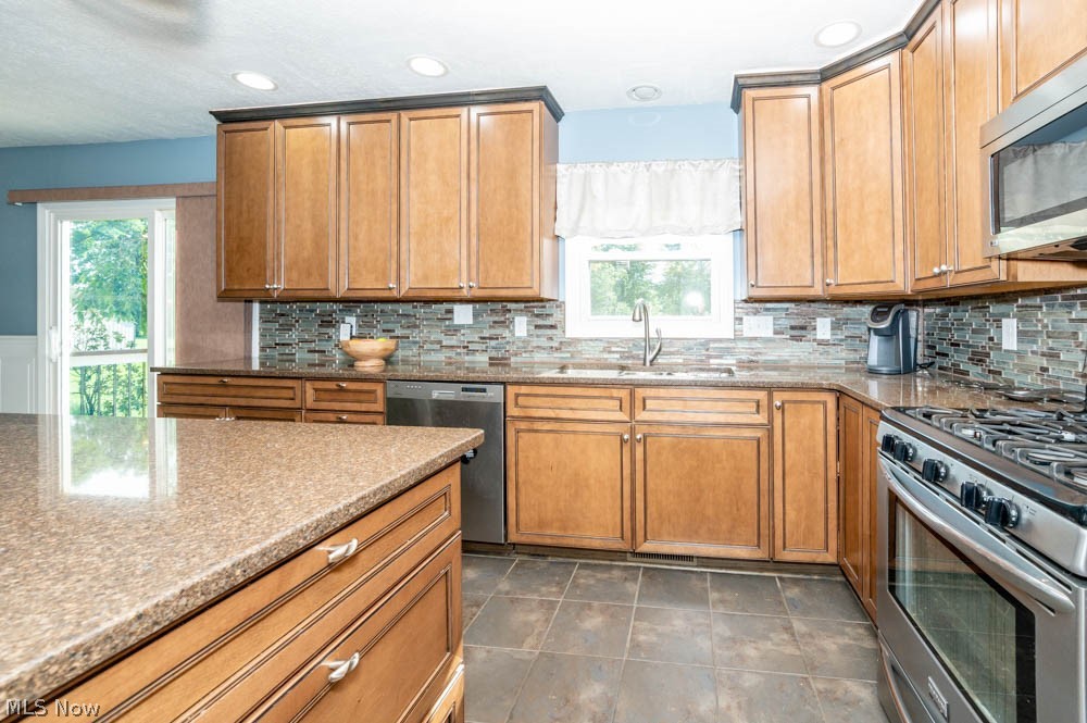 7614 Struthers Road Youngstown, OH 44514 - Photo 13 of 31 another view of Kitchen