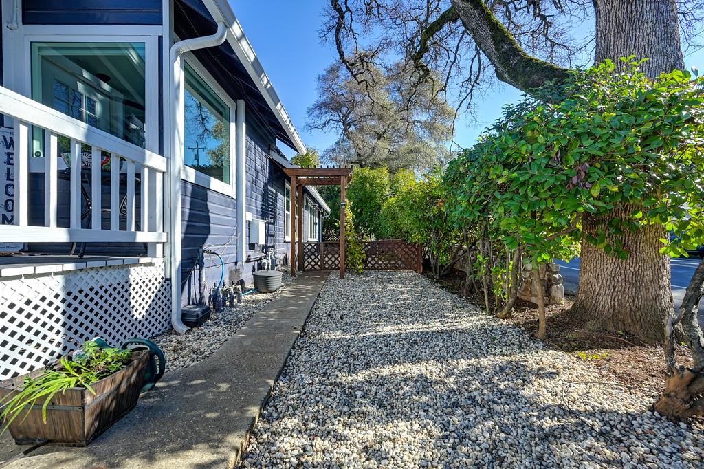 200 Channel Hill Road Auburn, CA 95603 - Photo 6 of 47