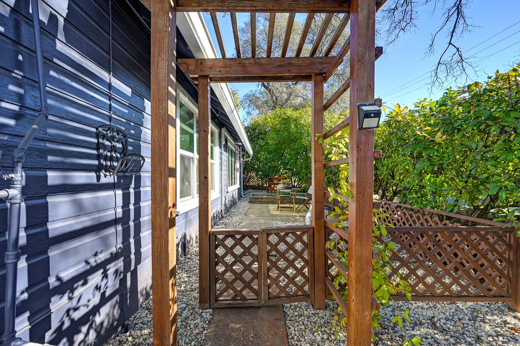 200 Channel Hill Road Auburn, CA 95603 - Photo 7 of 47