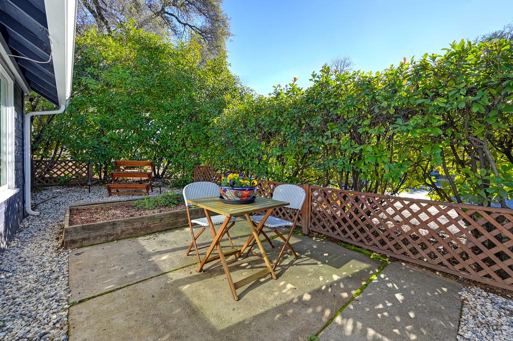 200 Channel Hill Road Auburn, CA 95603 - Photo 8 of 47