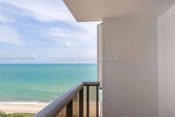 $3,300 | 6039 Collins Avenue, Unit 1415, Miami Beach, FL 33140