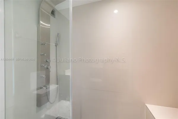 $3,300 | 6039 Collins Avenue, Unit 1415, Miami Beach, FL 33140