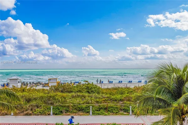 $3,300 | 6039 Collins Avenue, Unit 1415, Miami Beach, FL 33140
