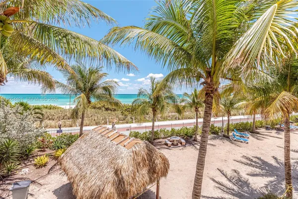 $3,300 | 6039 Collins Avenue, Unit 1415, Miami Beach, FL 33140