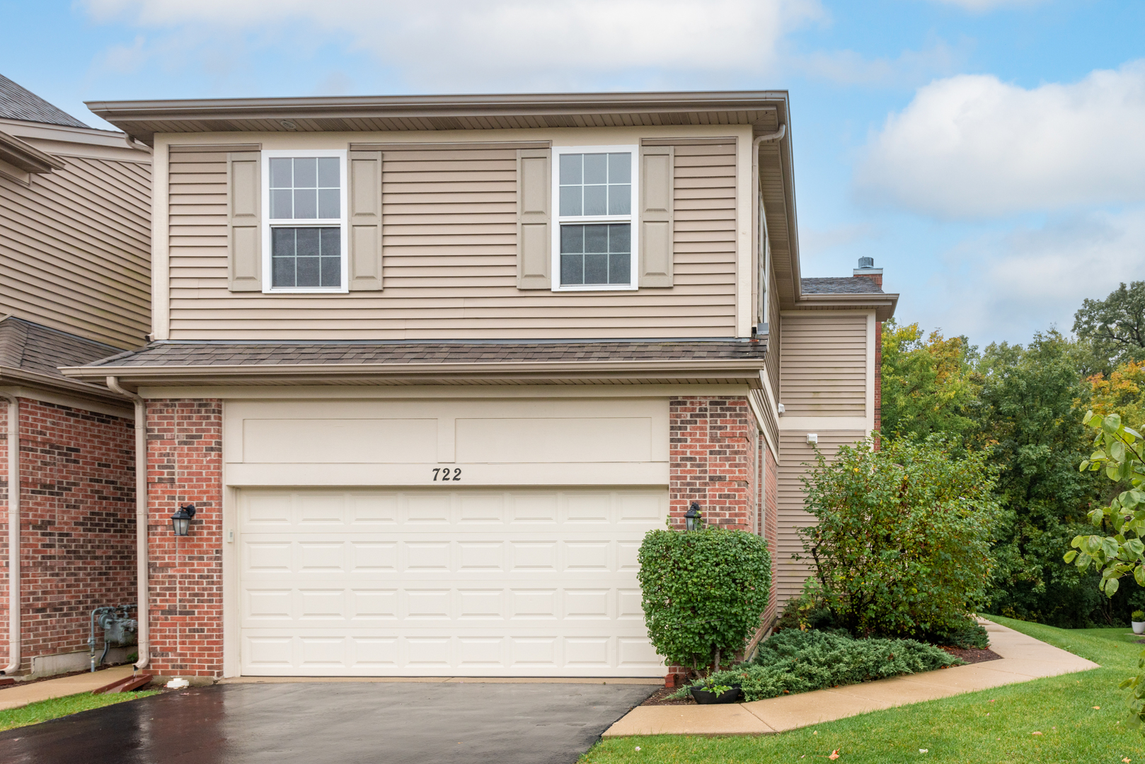 722 Oak Hollow Road, Unit 722 Crystal Lake, IL 60014 - Photo 1 of 31