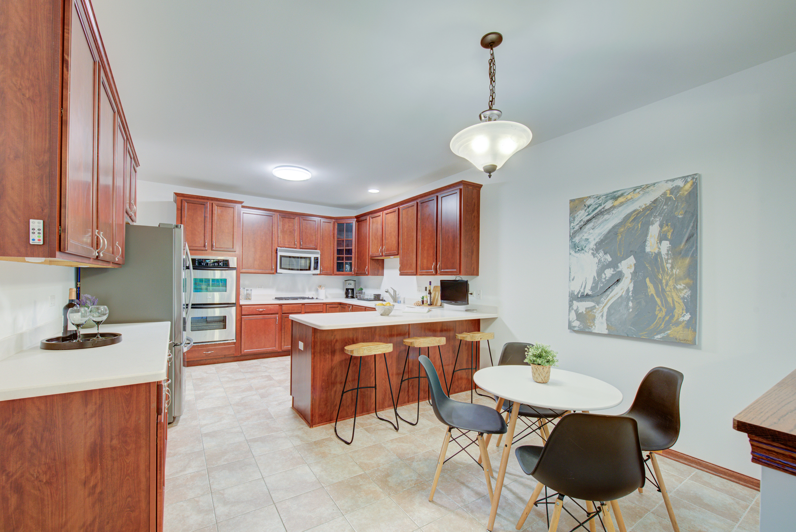 722 Oak Hollow Road, Unit 722 Crystal Lake, IL 60014 - Photo 2 of 31