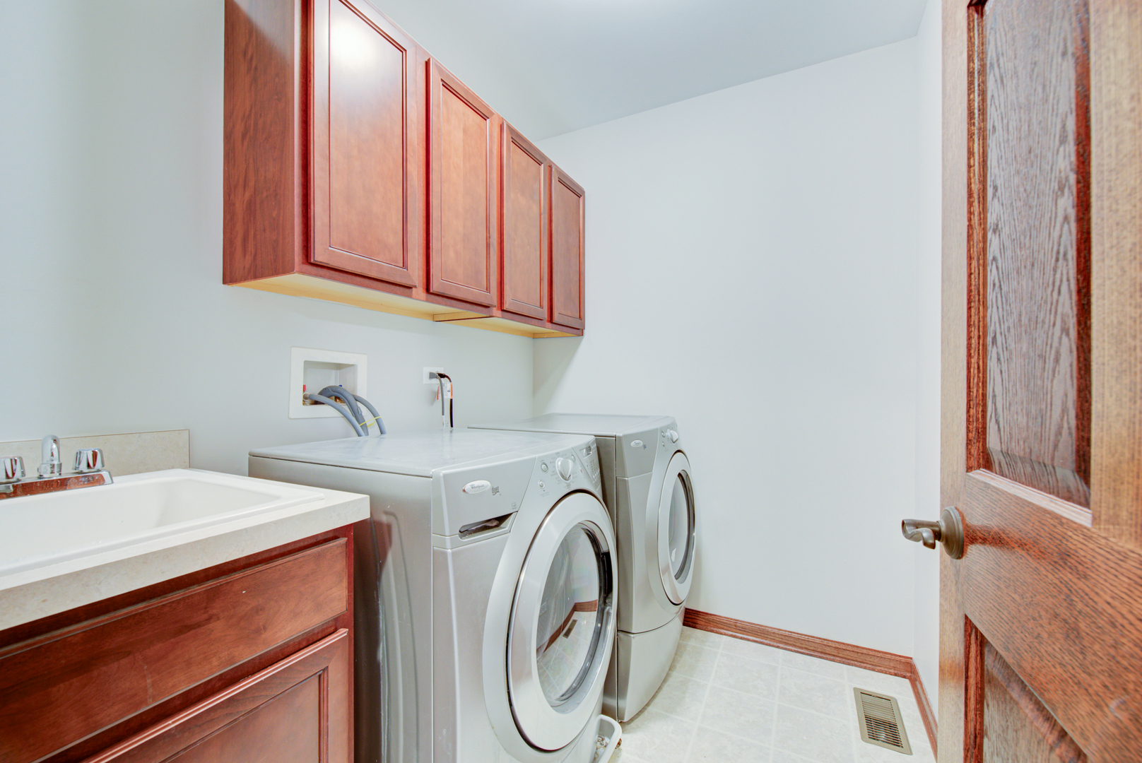 722 Oak Hollow Road, Unit 722 Crystal Lake, IL 60014 - Photo 25 of 31