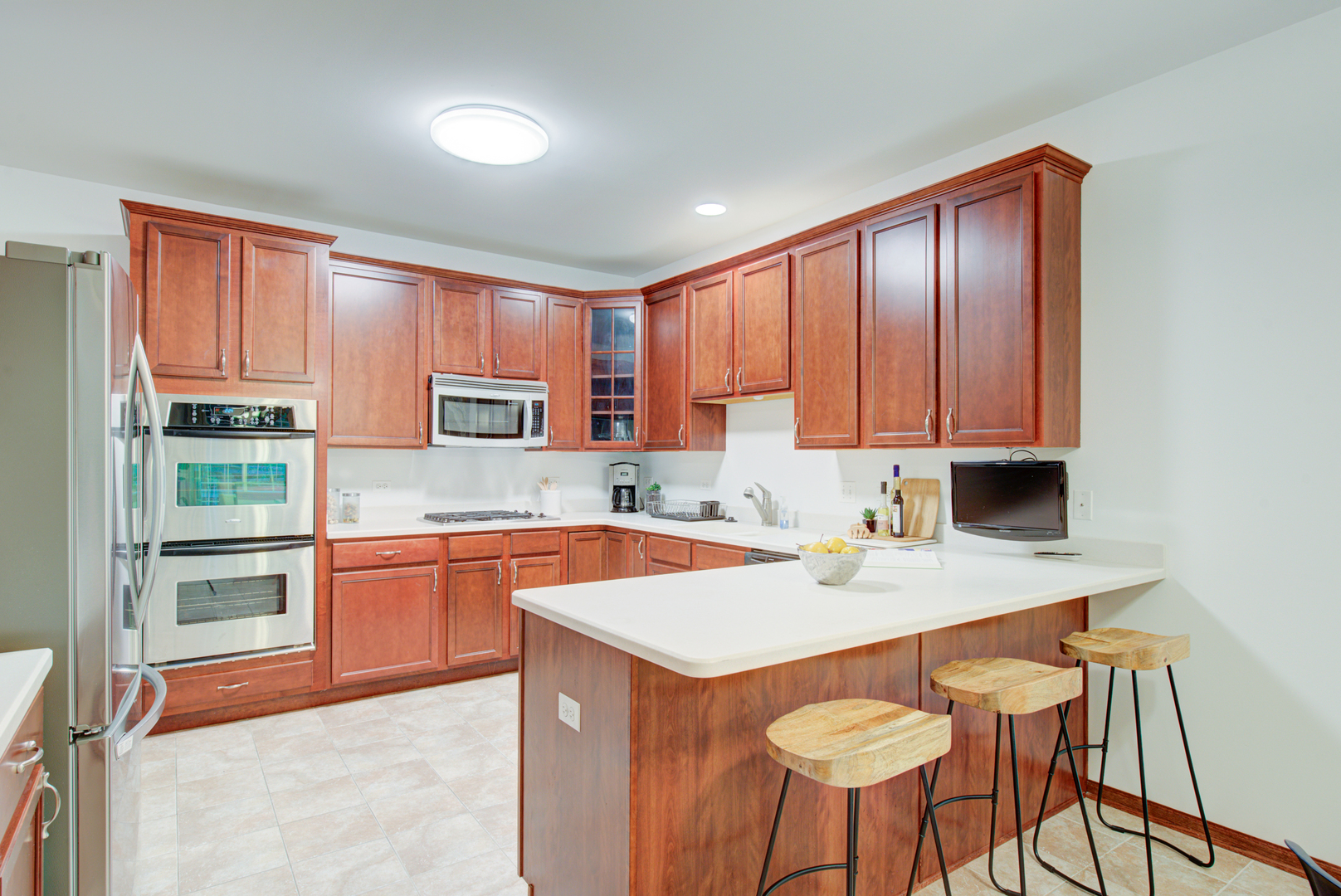 722 Oak Hollow Road, Unit 722 Crystal Lake, IL 60014 - Photo 3 of 31