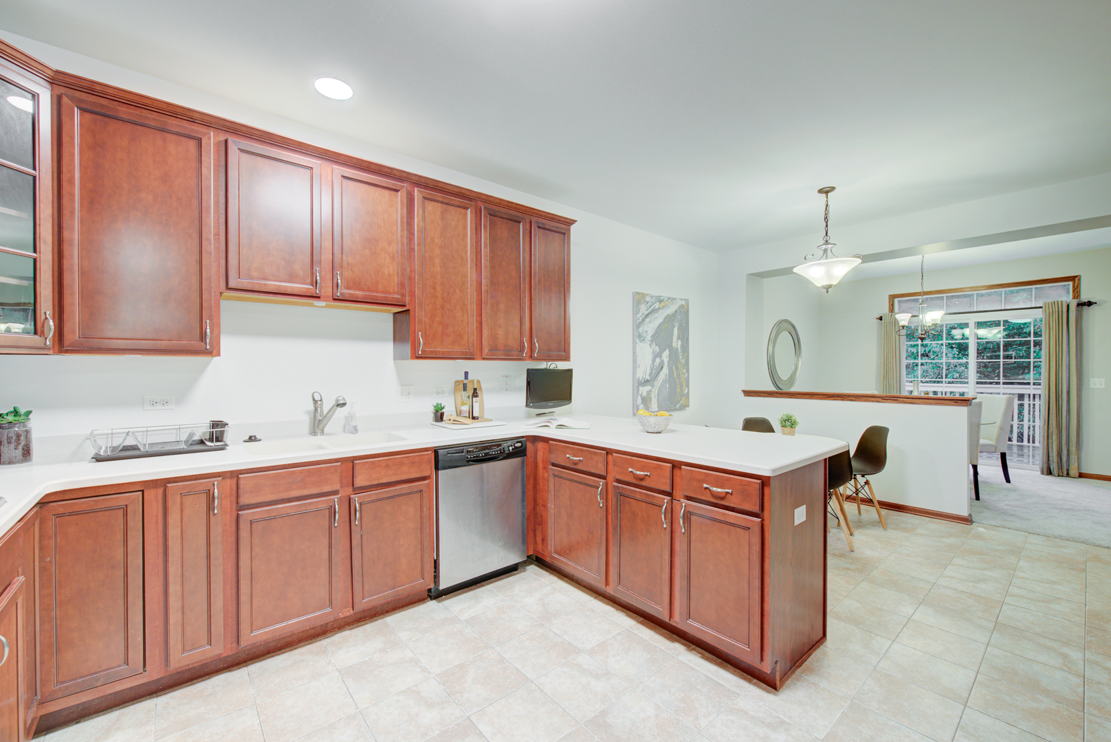 722 Oak Hollow Road, Unit 722 Crystal Lake, IL 60014 - Photo 5 of 31