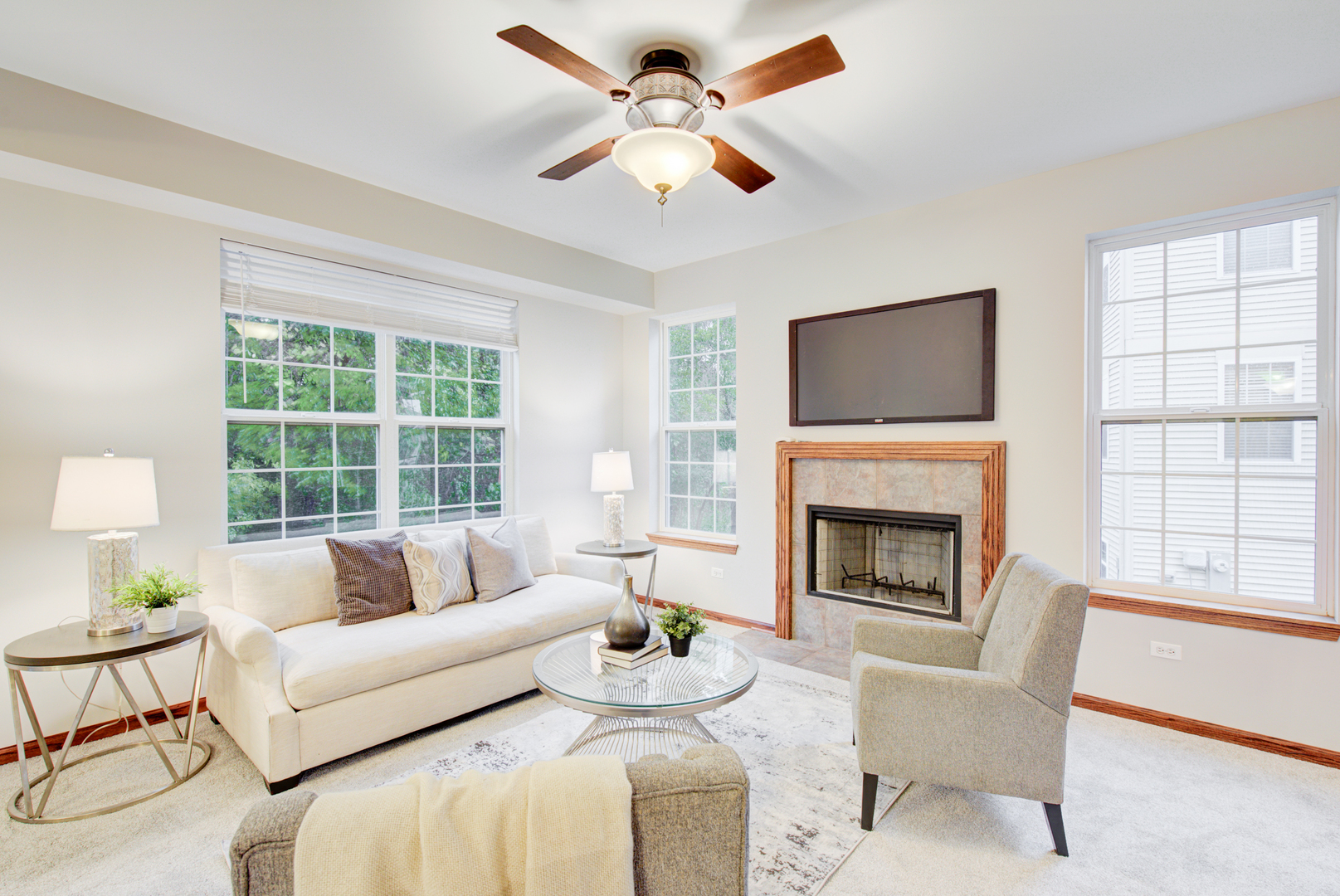 722 Oak Hollow Road, Unit 722 Crystal Lake, IL 60014 - Photo 8 of 31