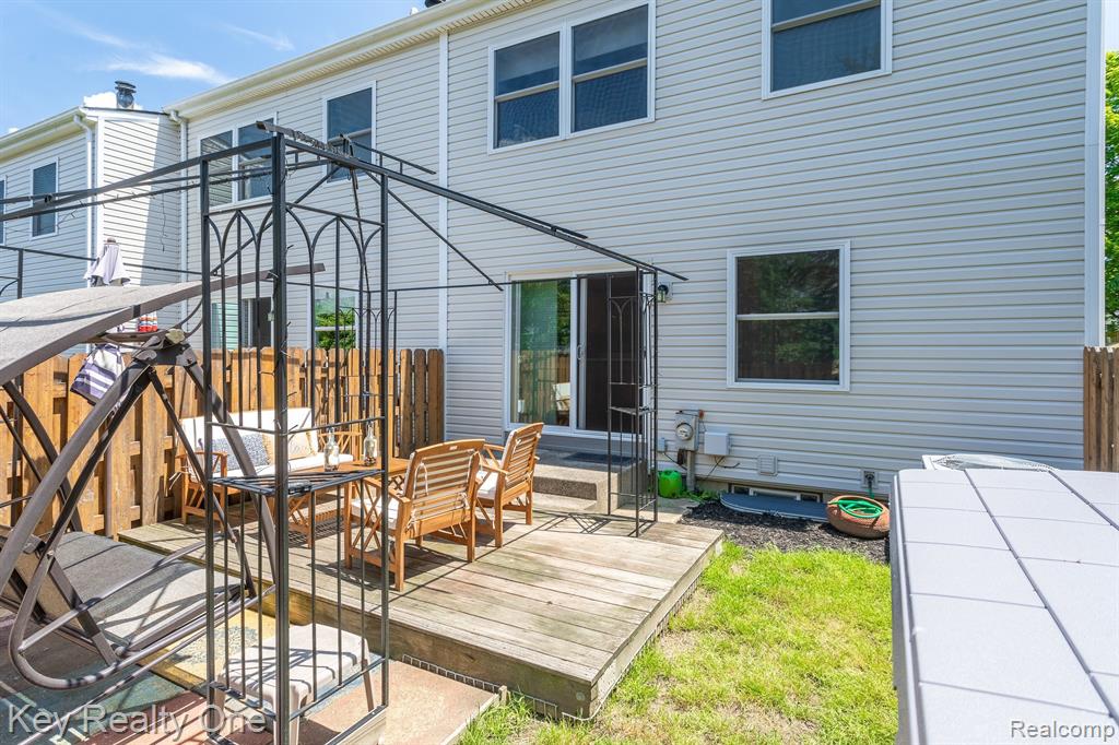 1050 Larson Court Rochester Hills, MI 48307 - Photo 16 of 34