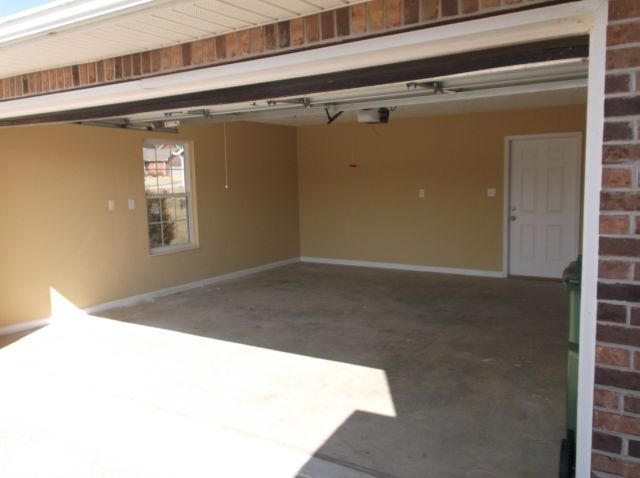 7709 Applecross Road Corryton, TN 37721 - Photo 12 of 17 Garage View -2