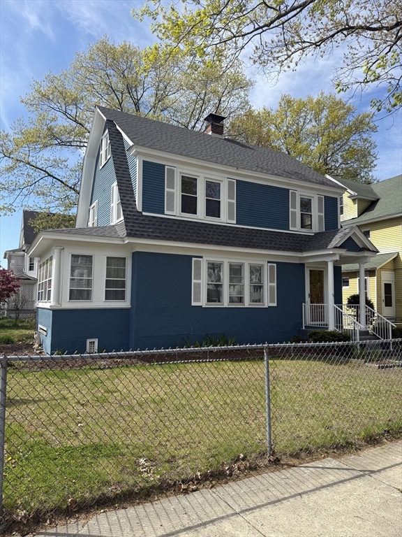 21 Westford Circle Springfield, MA 01109 - Photo 2 of 29