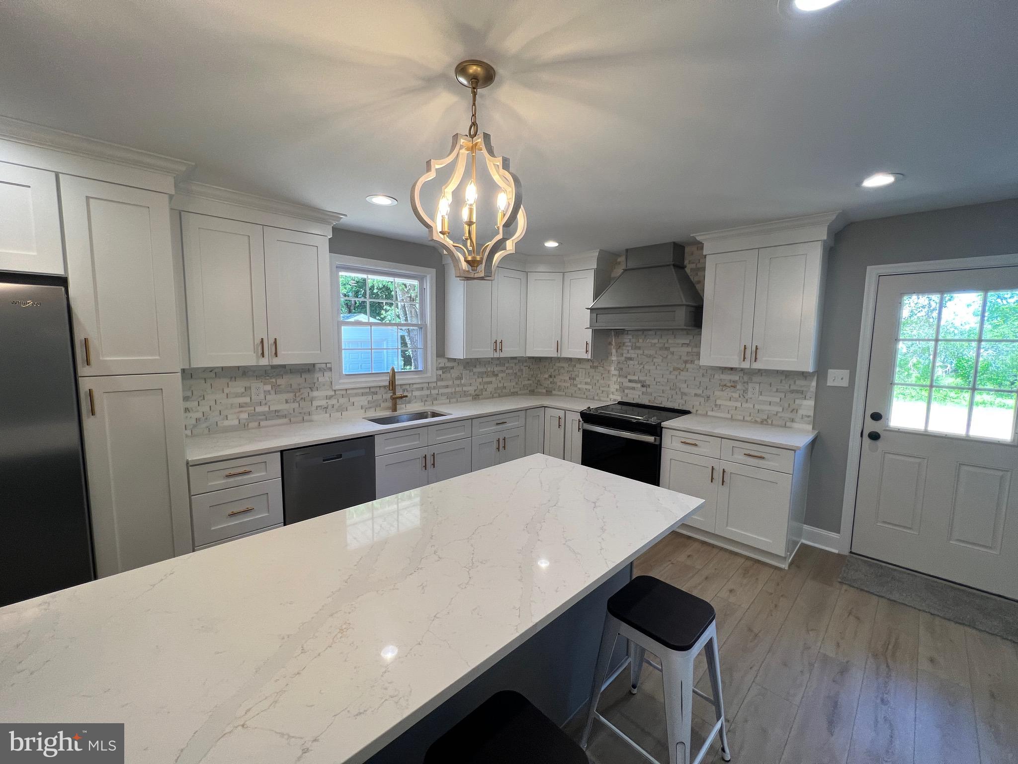 711 Rosedale Lane Hammonton, NJ 08037 - Photo 3 of 27