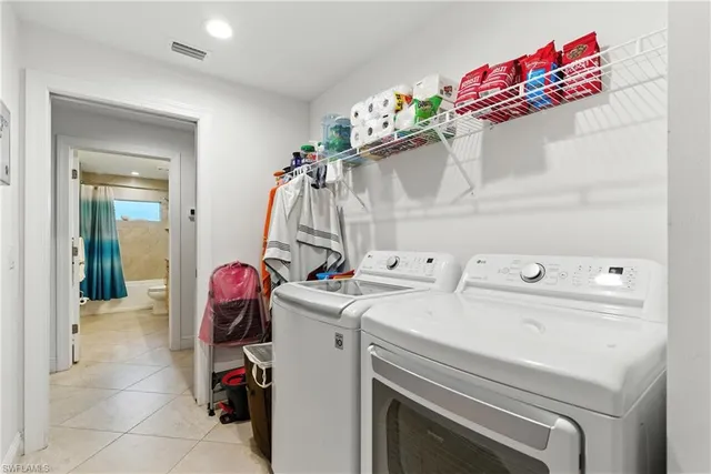 $1,000,000 | 176 Venus Cay, Naples, FL 34114