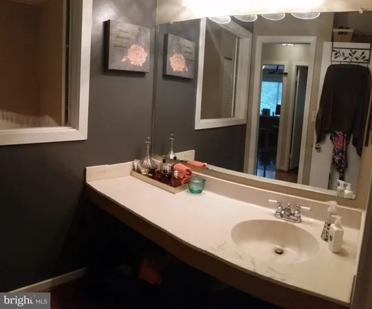 $2,100 | 18745 Pier Point Place, Montgomery Village, MD 20886