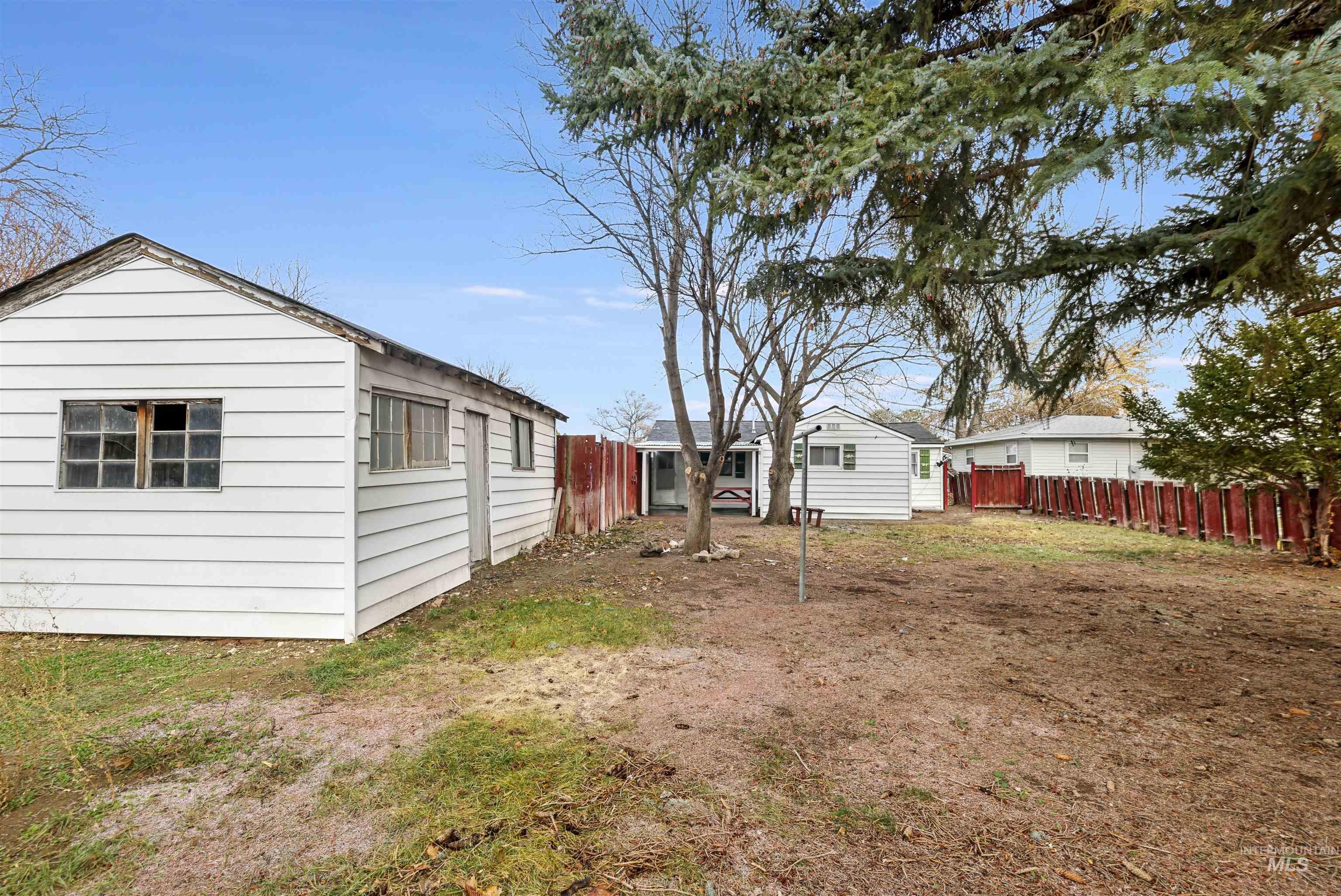545 Madison Street Twin Falls, ID 83301 - Photo 21 of 23 View of yard